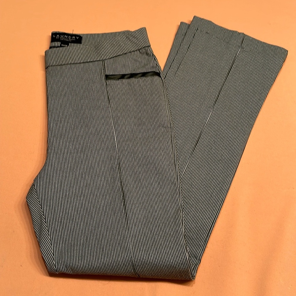 LAUNDRY Pants. Size small.